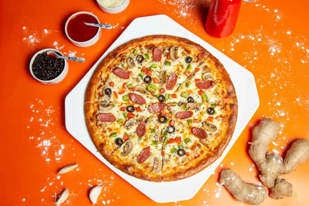 Read more about the article Aprenda a fazer massa de pizza rápida e low carb!