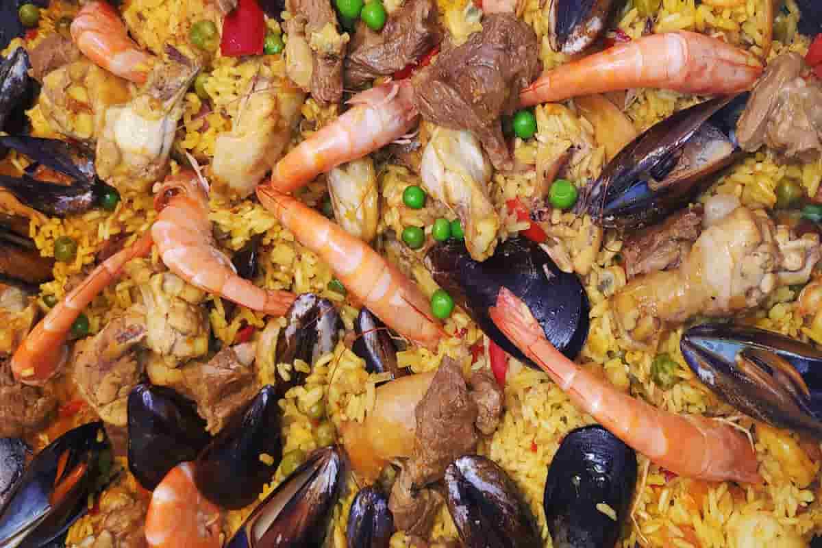 Read more about the article Paella Valenciana: A Joia Culinária da Espanha